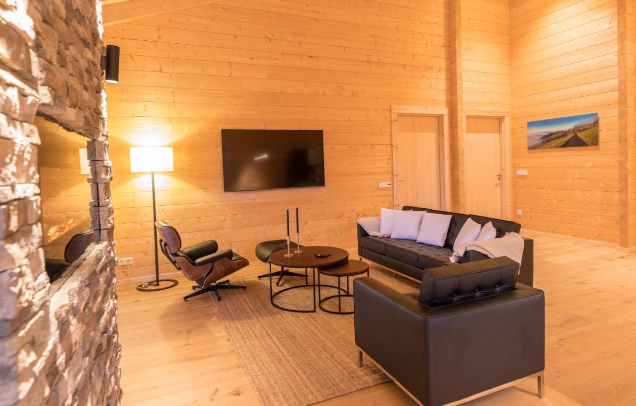 Netten Naturerlebnis Holz-Chalets Daun Esterno foto
