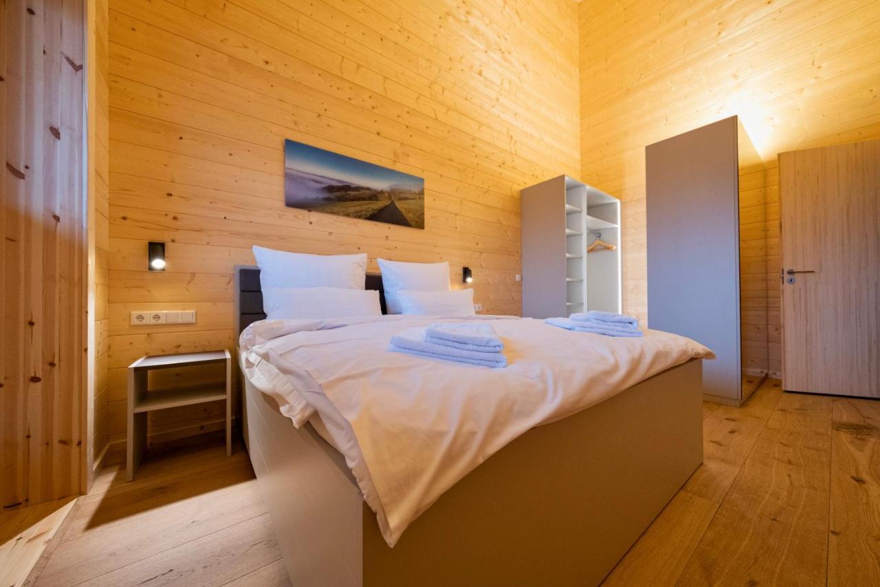 Netten Naturerlebnis Holz-Chalets Daun Esterno foto