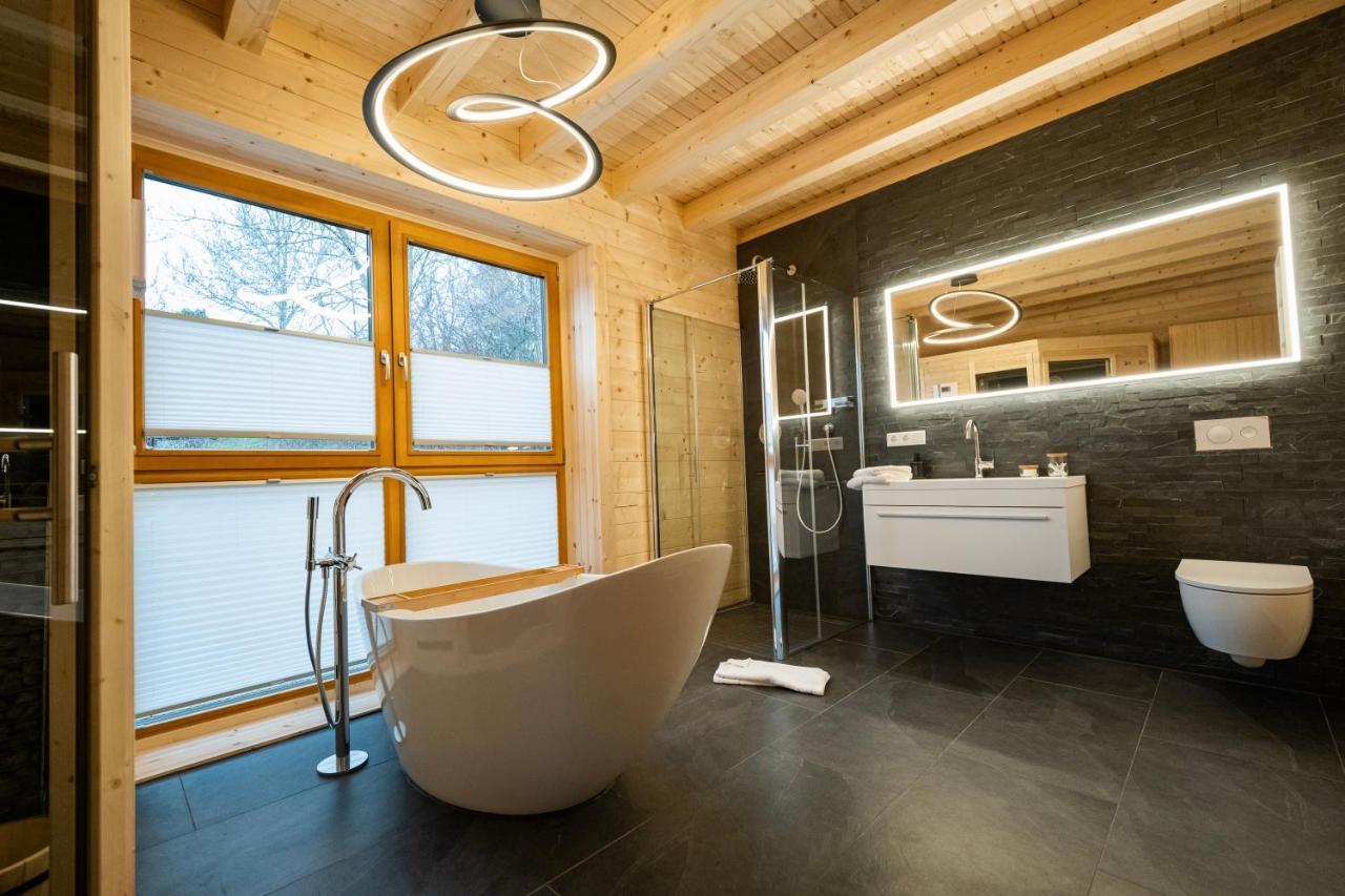 Netten Naturerlebnis Holz-Chalets Daun Esterno foto