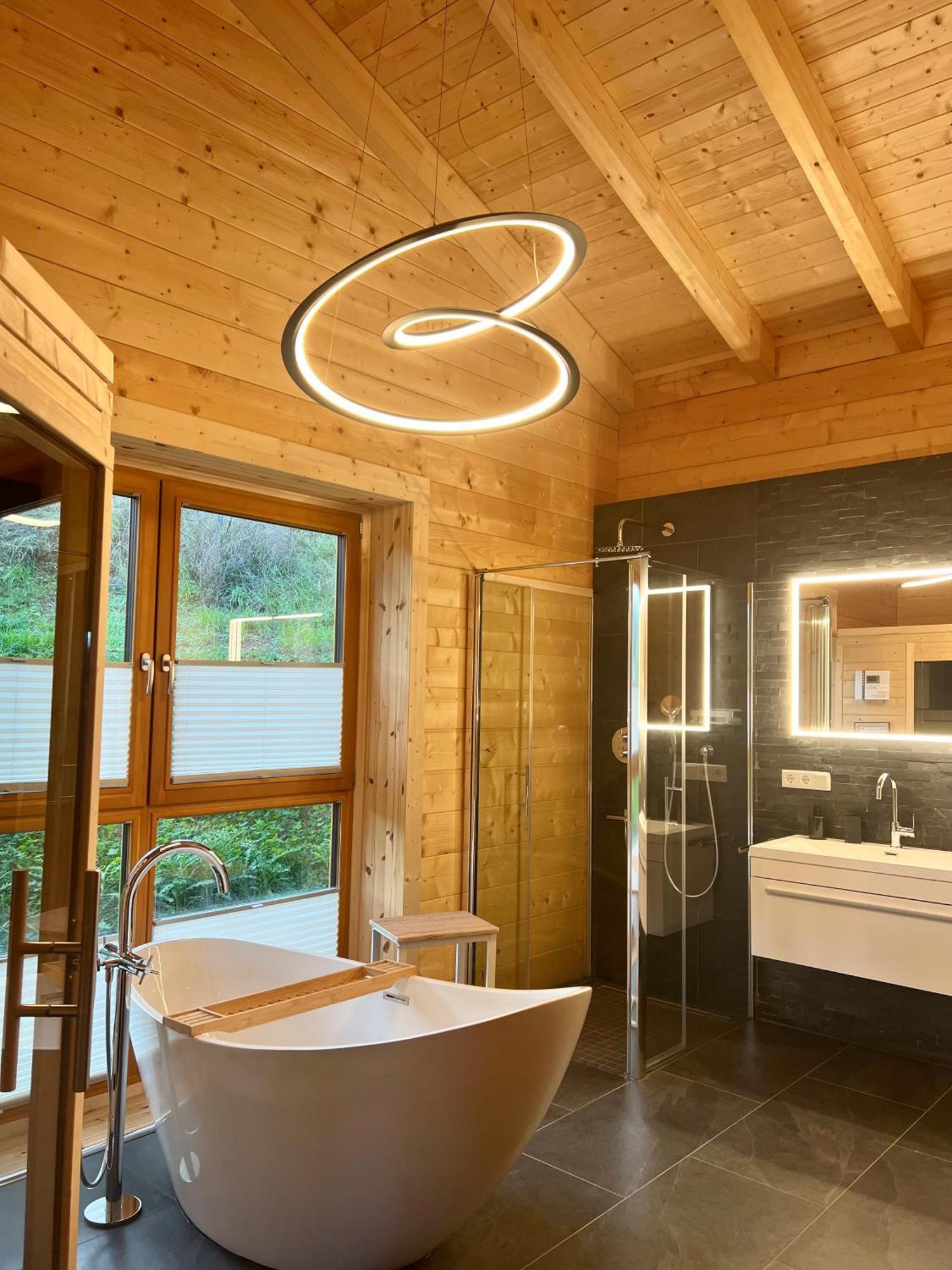 Netten Naturerlebnis Holz-Chalets Daun Esterno foto