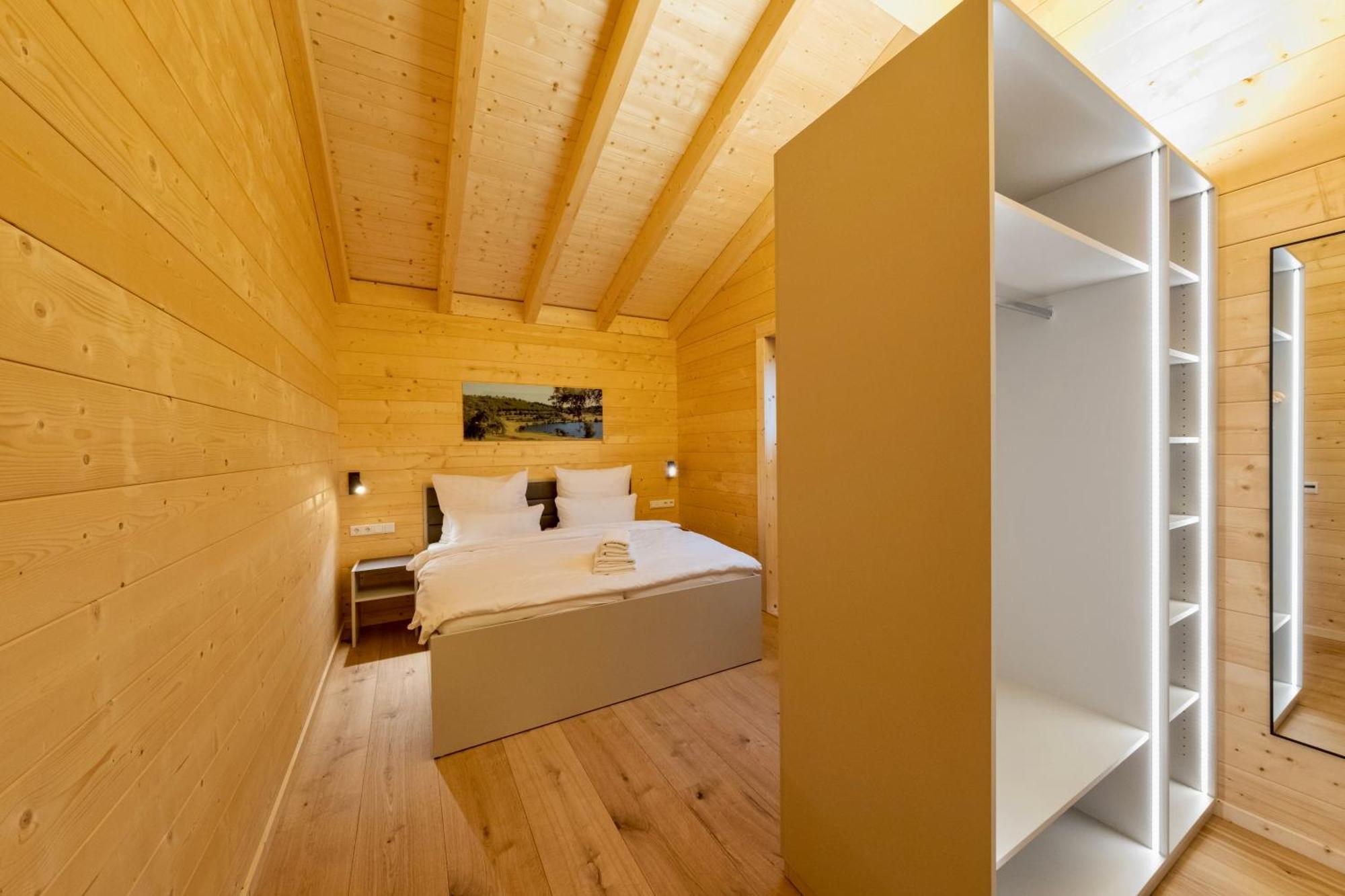 Netten Naturerlebnis Holz-Chalets Daun Esterno foto