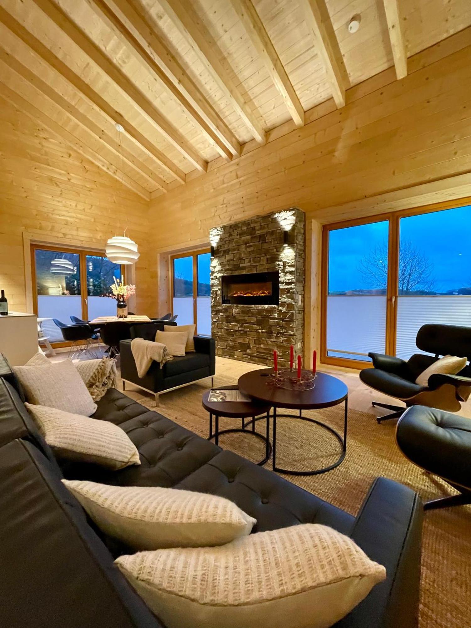 Netten Naturerlebnis Holz-Chalets Daun Esterno foto