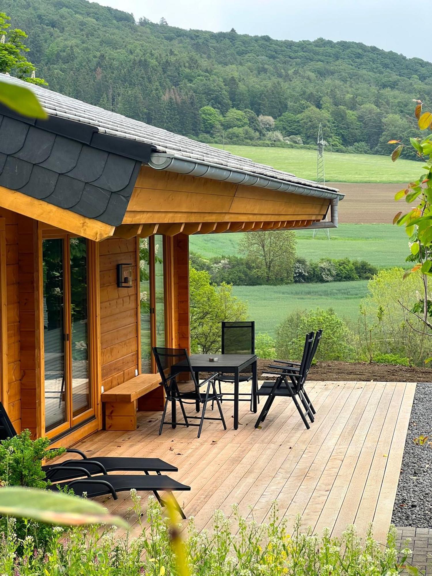 Netten Naturerlebnis Holz-Chalets Daun Esterno foto